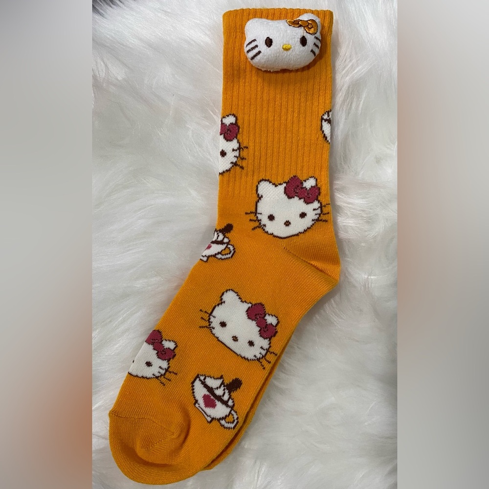NWOT 1 Pair Hello Kitty Fall Socks with plush heads fits size 4-10 big kids